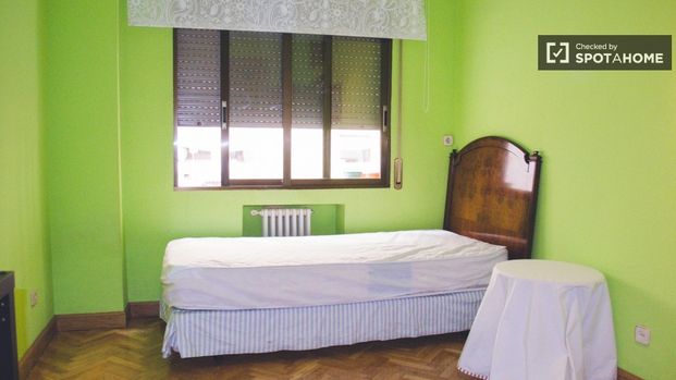 madrid, Community of Madrid 28015 - Photo 1