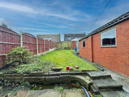 3 bedroom semi-detached house to rent - Photo 4