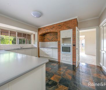 130 Vineyard Road, Sunbury, VIC 3429 - Photo 3