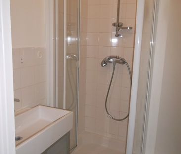 Location Appartement 4 pièces 65m² ROANNE 42300 - Photo 2