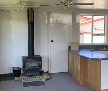 Large Family Home - 3 br -$490 pw - Photo 2