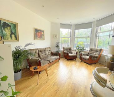 Coronation Road, - Photo 2