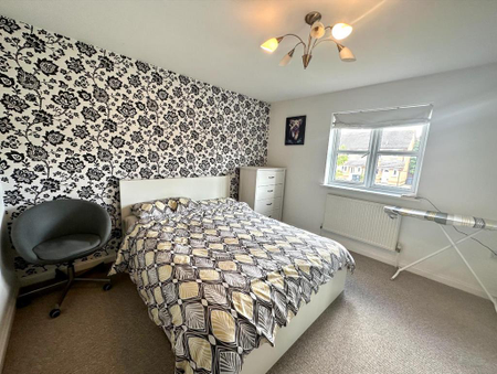 3 bedroom semi-detached house to rent - Photo 4