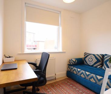 3 bedroom terraced house to rent - Photo 4