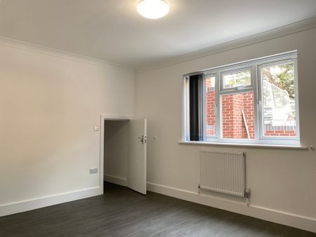 Poole, Dorset - Photo 5