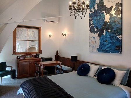 Luxury Apartment - Photo 5