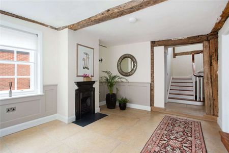 A charming and thoughtfully converted Grade II listed five-bedroom home, formerly the Blue Anchor pub, blending character and modern living in the heart of St Albans. - Photo 2