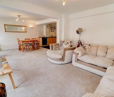 2 BED Flat To rent - Photo 6