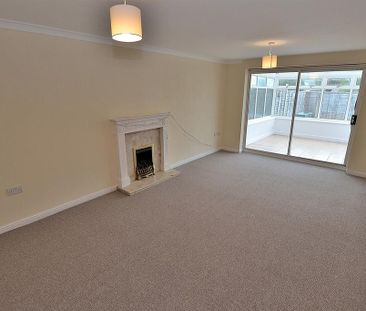 4 bedroom detached house to rent - Photo 3