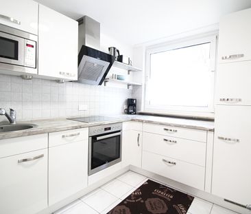 Voll möblierte 2-Zimmer-Wohnung mit Südwestbalkon und Stellplatz - Photo 1