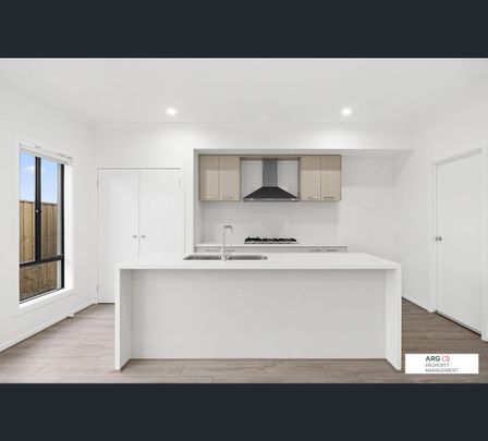 54 Eucalyptus Drive, Maidstone, Vic 3012 - Photo 1