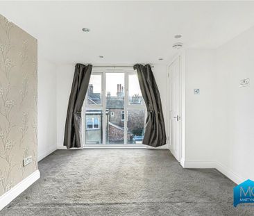 3 bedroom end of terrace house to rent - Photo 4