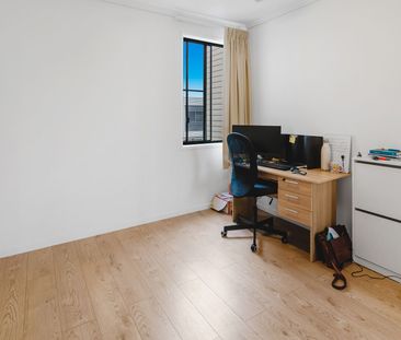 COMPLEX LIVING!!! Amazing Three (3) bedroom Townhouse in the Paddin... - Photo 4