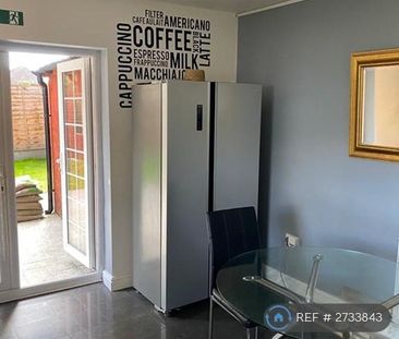 1 bedroom in a house share to rent - Photo 5