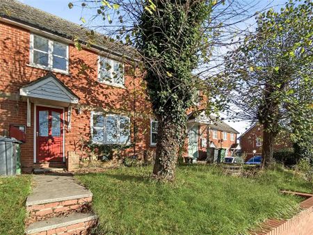 2 bedroom terraced house to rent - Photo 2