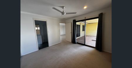 THREE BEDROOM HOME IN BARGARA! - Photo 2