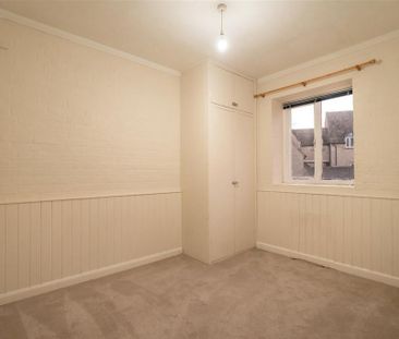 3 bedroom apartment to rent - Photo 2