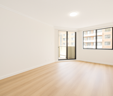 Stylish & Spacious Two-Bedroom Apartment in the Heart of Sydney CBD... - Photo 3