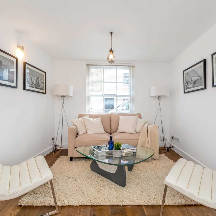 Price £2,600 pw - Available Now - Furnished - Photo 1