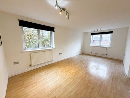 2 bedroom flat to rent - Photo 2