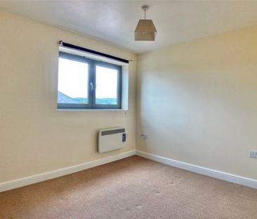 Coopers Court, Cheltenham, GL50 - Photo 2