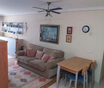 Alquiler de piso en Calle Clara Campoamor, 1 - Photo 4