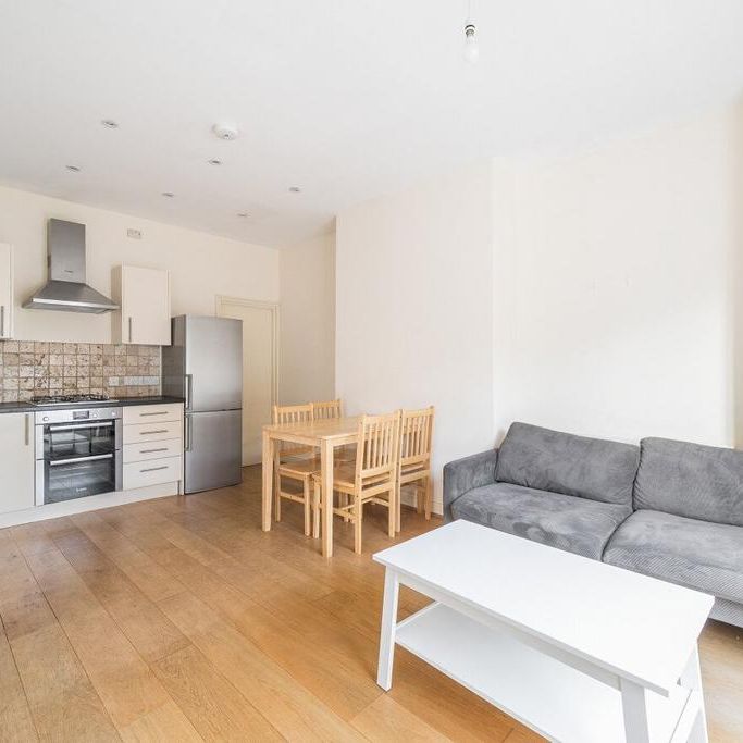 2 bedroom flat to rent - Photo 1