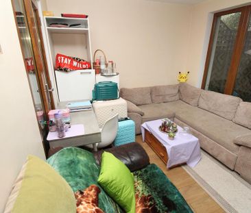 1 bedroom in a house share to rent - Photo 4