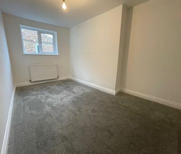 3 bedroom terraced house to rent - Photo 6