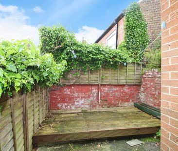 3 bedroom end of terrace house to rent - Photo 4