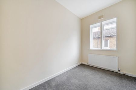 Sylvan Road, London, SE19 - Photo 2