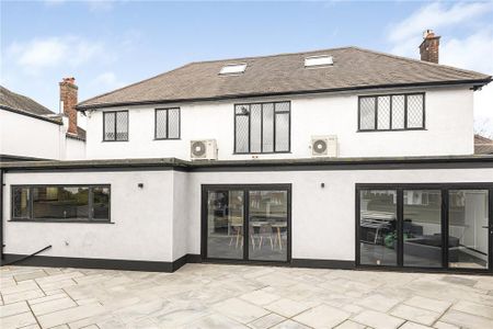 5 bedroom detached house to rent - Photo 3