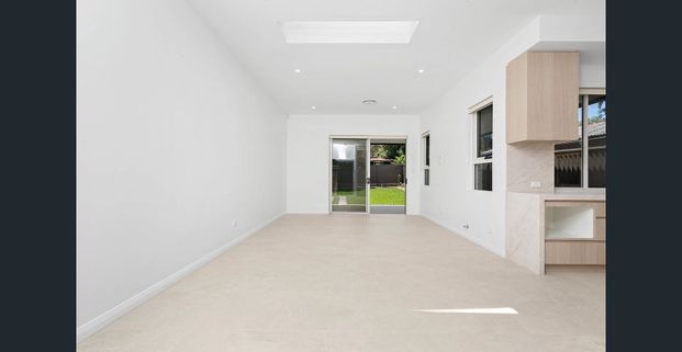 Brand new 5-bedroom house near Westmead health district and Parramatta CBD - Photo 1