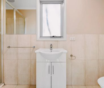 9 Risdon Drive, Melbourne - Photo 4