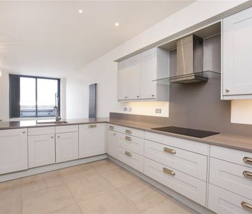 A stunning 3 bedroom duplex penthouse in one of York’s most exclusi... - Photo 5