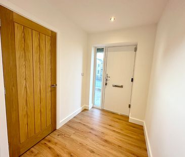 4 bedroom detached house to rent - Photo 4