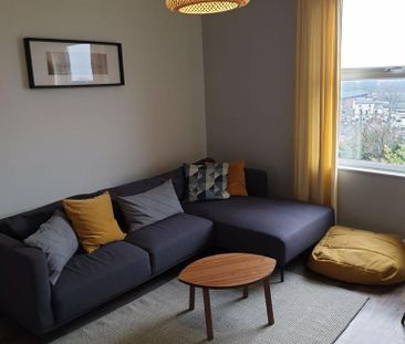 1 bedroom in a house share to rent - Photo 2