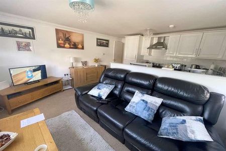 Claremont Road, BN25 - Photo 2