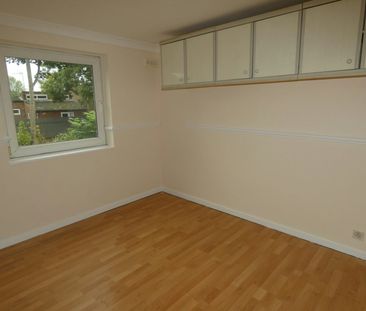 Terraced House to rent on - Photo 2