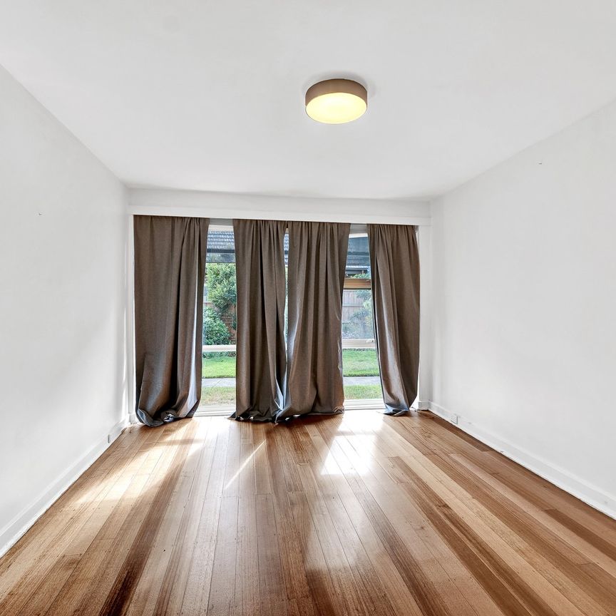 Bright, North-Facing Apartment in Prahran - Photo 1