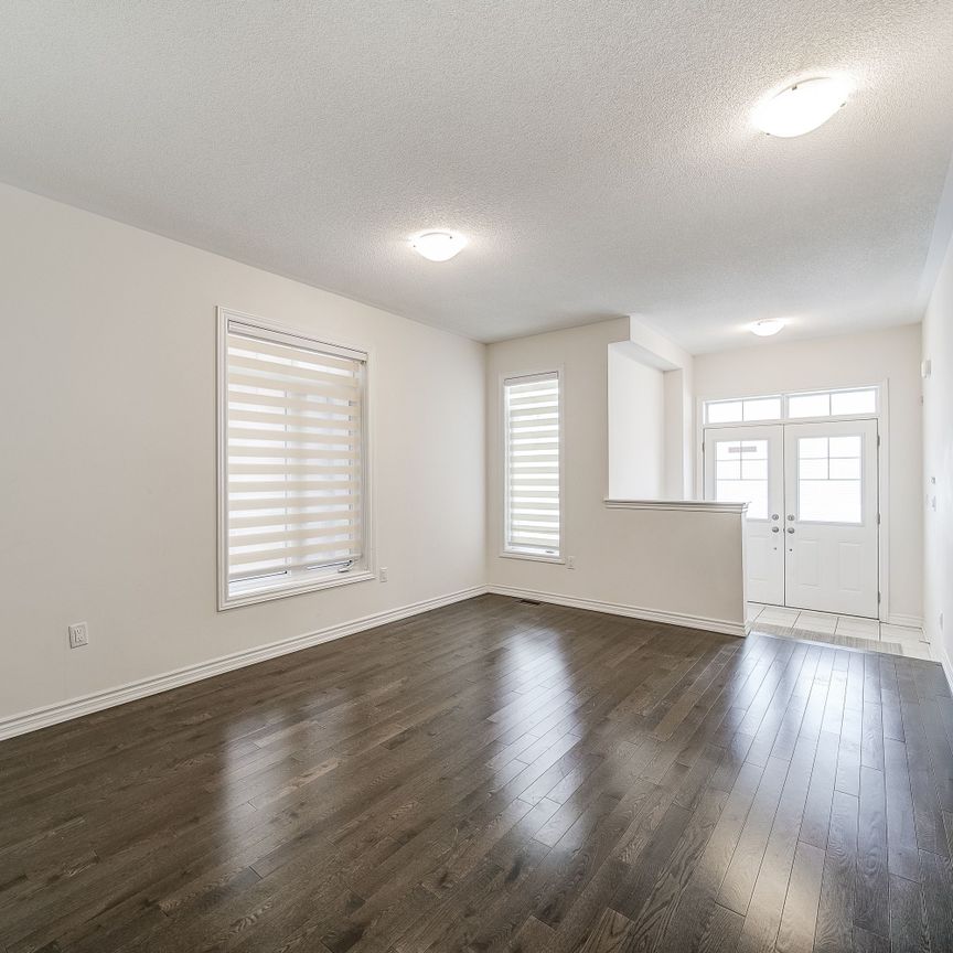 For Lease - 2185 Lozenby Street, Innisfil, Ontario - Photo 1