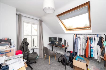 3 bedroom flat to rent - Photo 3