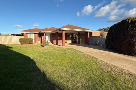 Charming 3 Bedroom Home - Photo 3