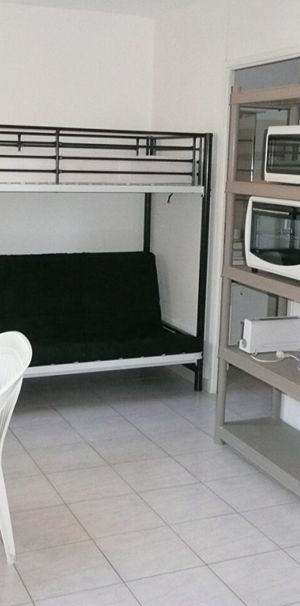 Studio meublé de 24.34 m2 proche Place Morgan Salon - Photo 1