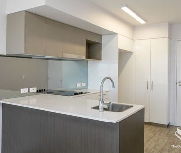 Modern 2 Bedroom 1 Bathroom Apartment! Secure! - Photo 6