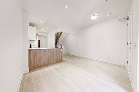 For Lease - 3069 Pharmacy Ave Avenue Unit# 7, Toronto, Ontario - Photo 4