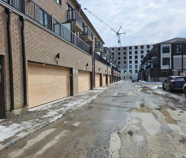 For Lease - 8 Lewis Craigie Lane, Richmond Hill, Ontario - Photo 2