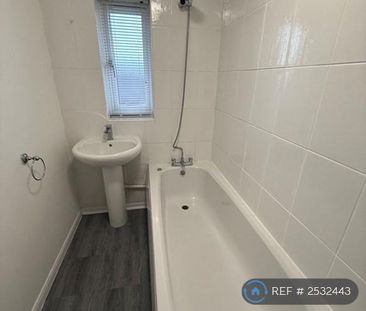 2 bedroom end of terrace house to rent - Photo 1