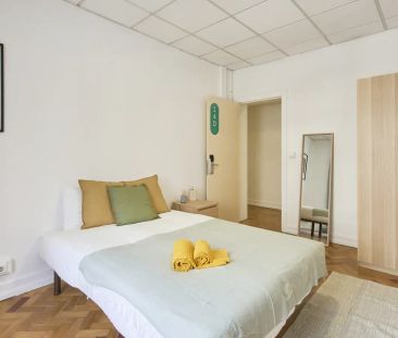 Room in a shared 7-bedroom apartment for rent in Lisbon, all bills ... - Photo 6