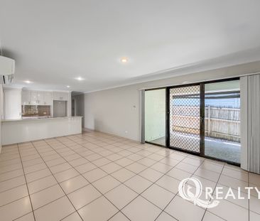 🏡 Walk to School, Transport, Hospital! Family Ready Home! - Photo 1